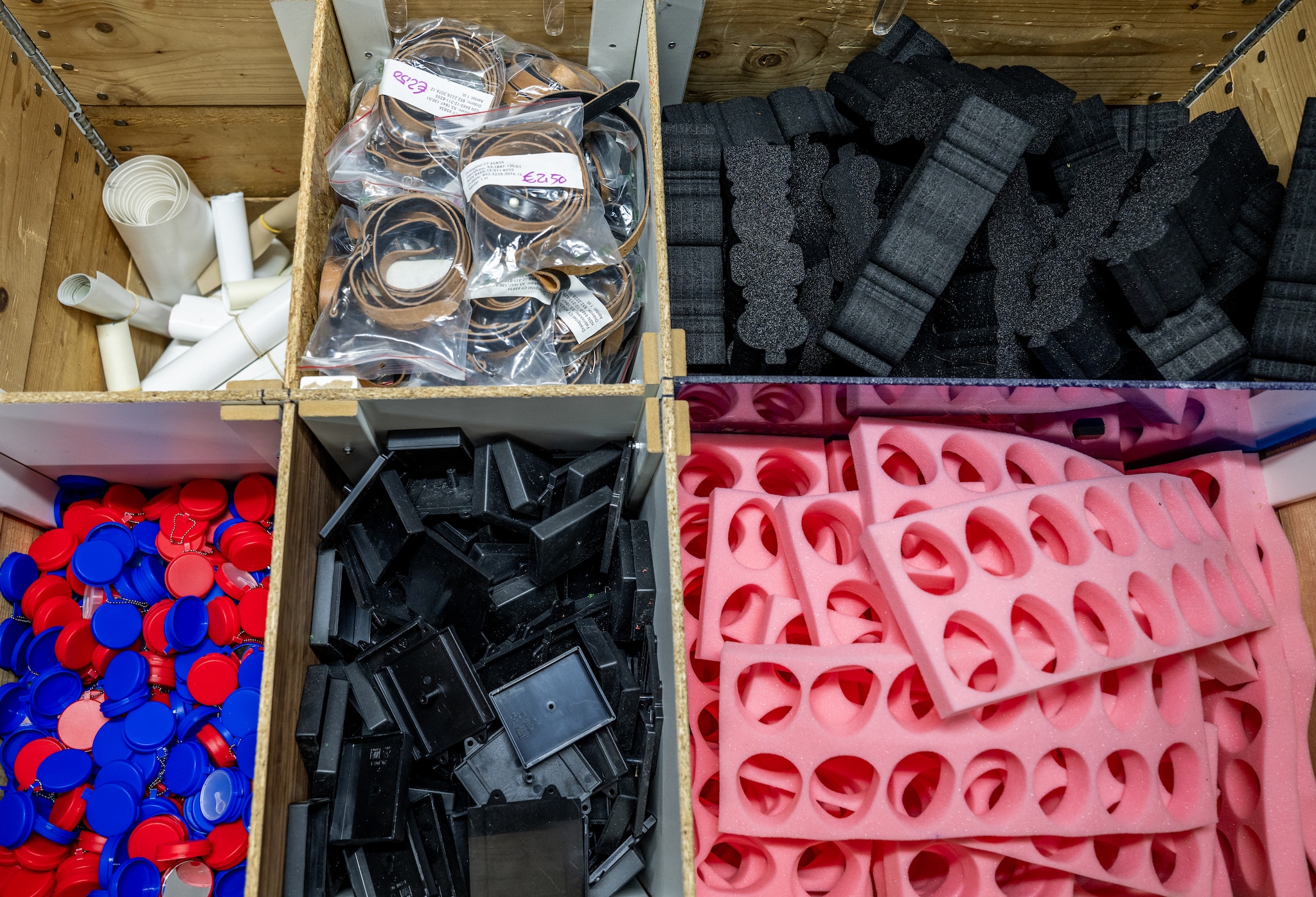 Materialen te koop bij SCRAP XL. Foto: Frank de Roo Materialen te koop bij SCRAP XL. Foto: Frank de Roo