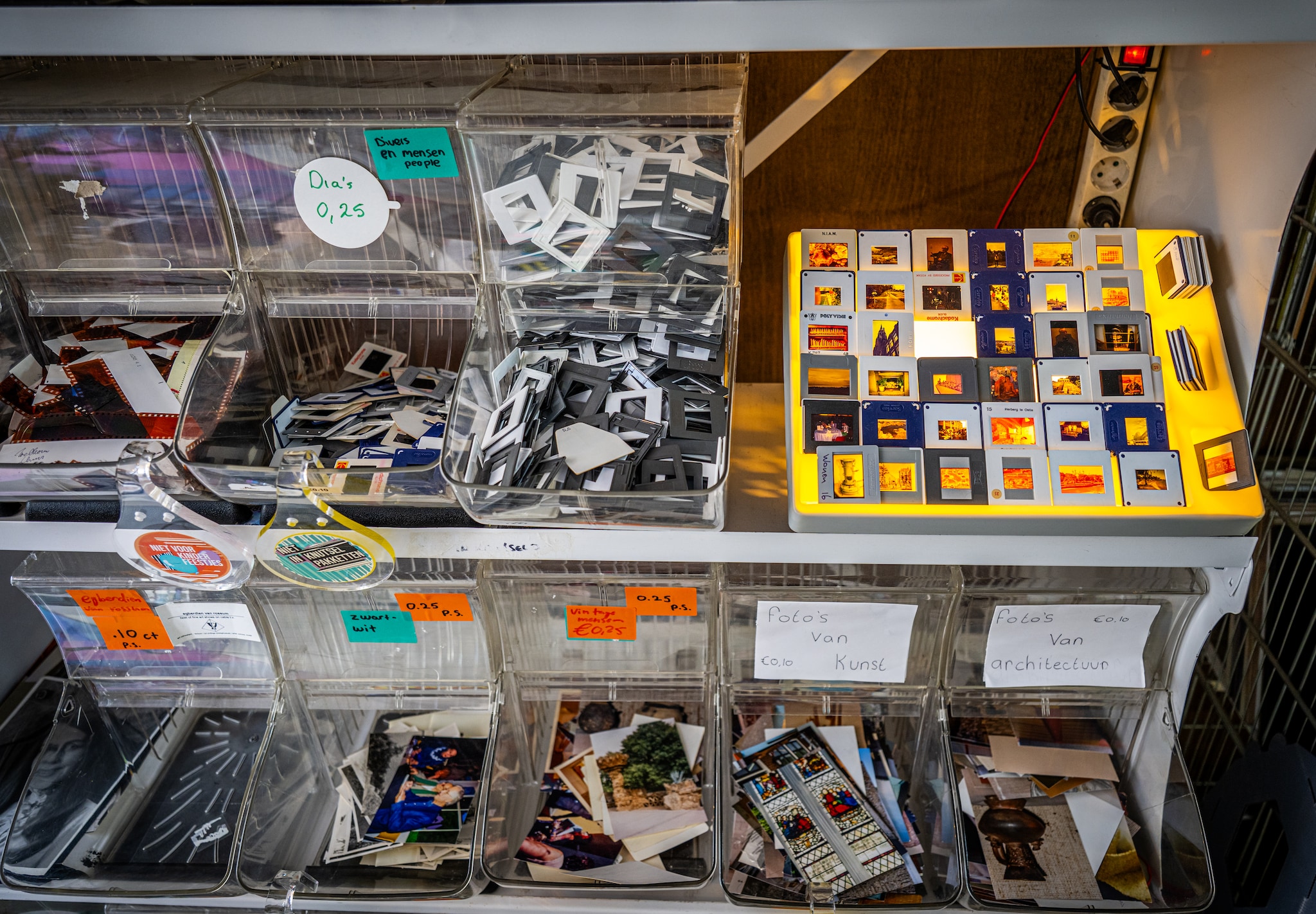 Materiaal te koop bij SCRAP XL. Foto: Frank de Roo Materiaal te koop bij SCRAP XL. Foto: Frank de Roo