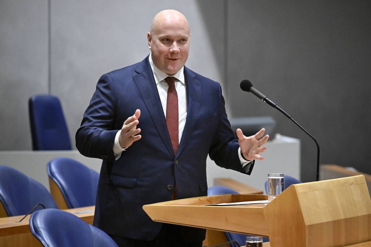 Thierry Aartsen, minister van Werk en Participatie, wil vaart maken met verplichte verzekering zelfstandigen. Foto: ANP Thierry Aartsen, minister van Werk en Participatie, wil vaart maken met verplichte verzekering zelfstandigen. Foto: ANP