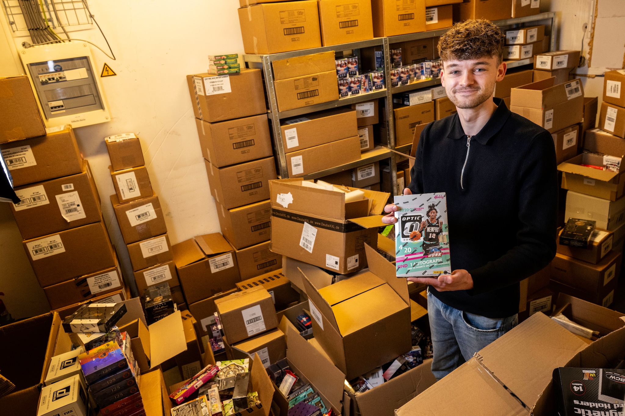 De meeste doosjes in het magazijn van Steffen zijn honderden euro’s waard. Foto: Eric Brinkhorst