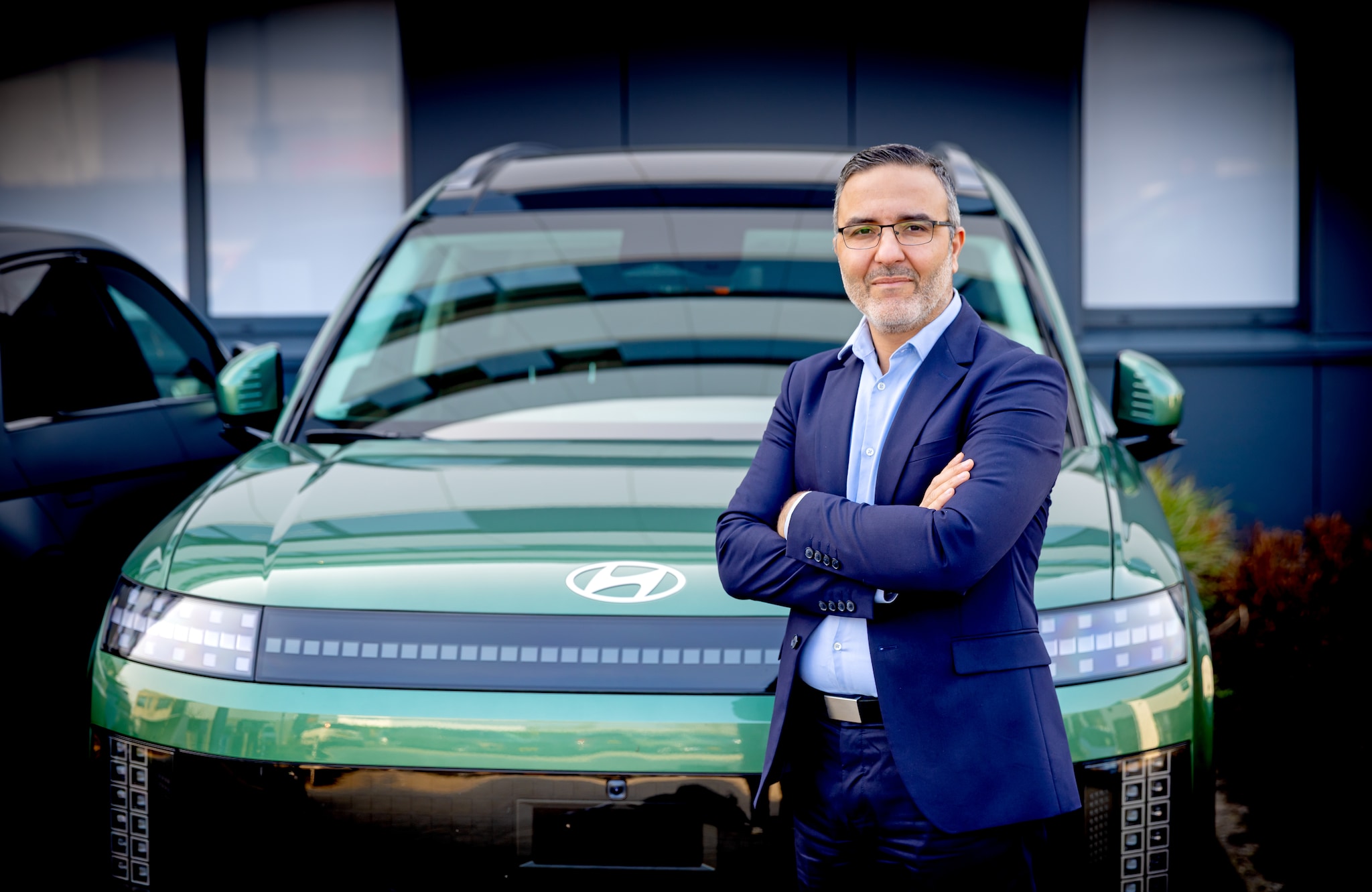Portret van Abdel Chahbari van Hyundai in Sassenheim. Foto voor de Ondernemer. Foto Bart Hoogveld