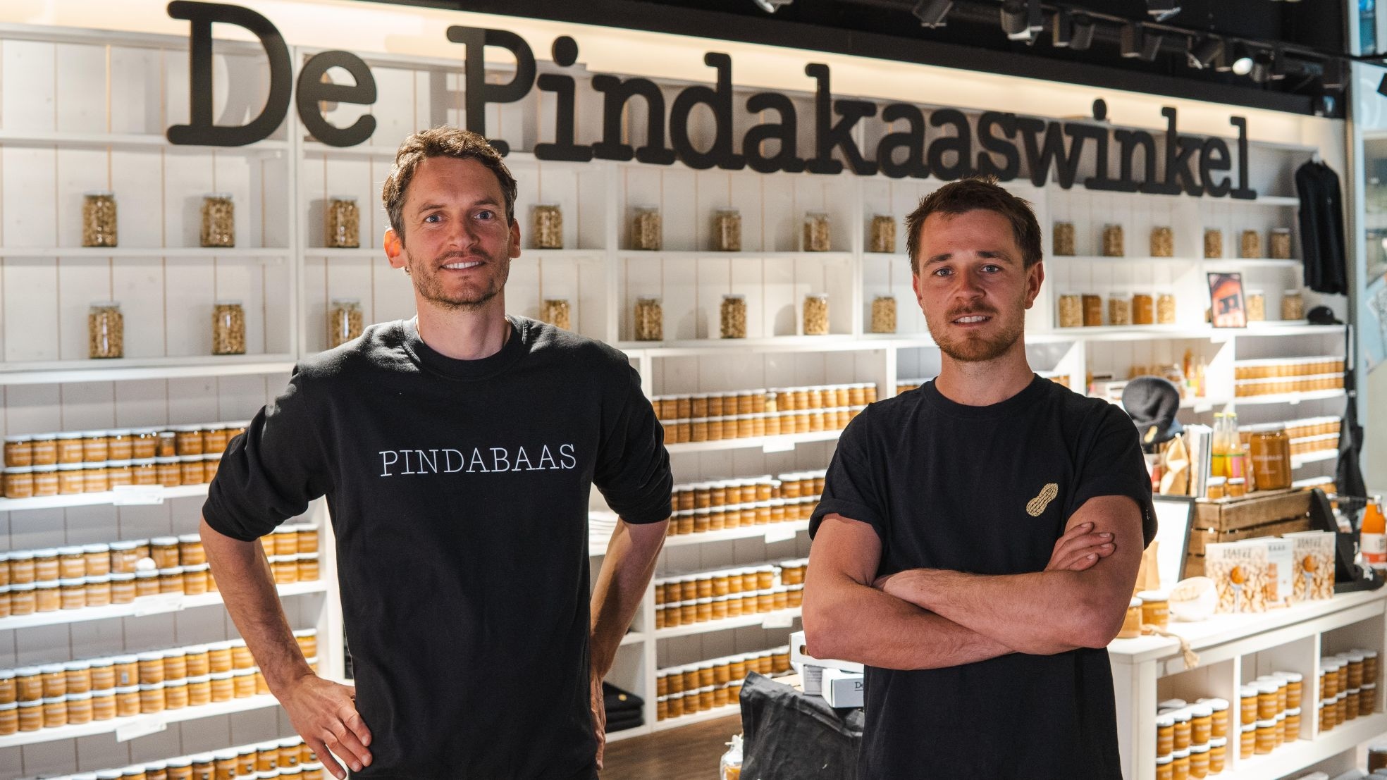 Michiel Vos (links) en Chiel Spruitenburg, oprichters van de Pindakaaswinkel en de Chocopastawinkel. Michiel Vos (links) en Chiel Spruitenburg, oprichters van de Pindakaaswinkel en de Chocopastawinkel. Eigen foto