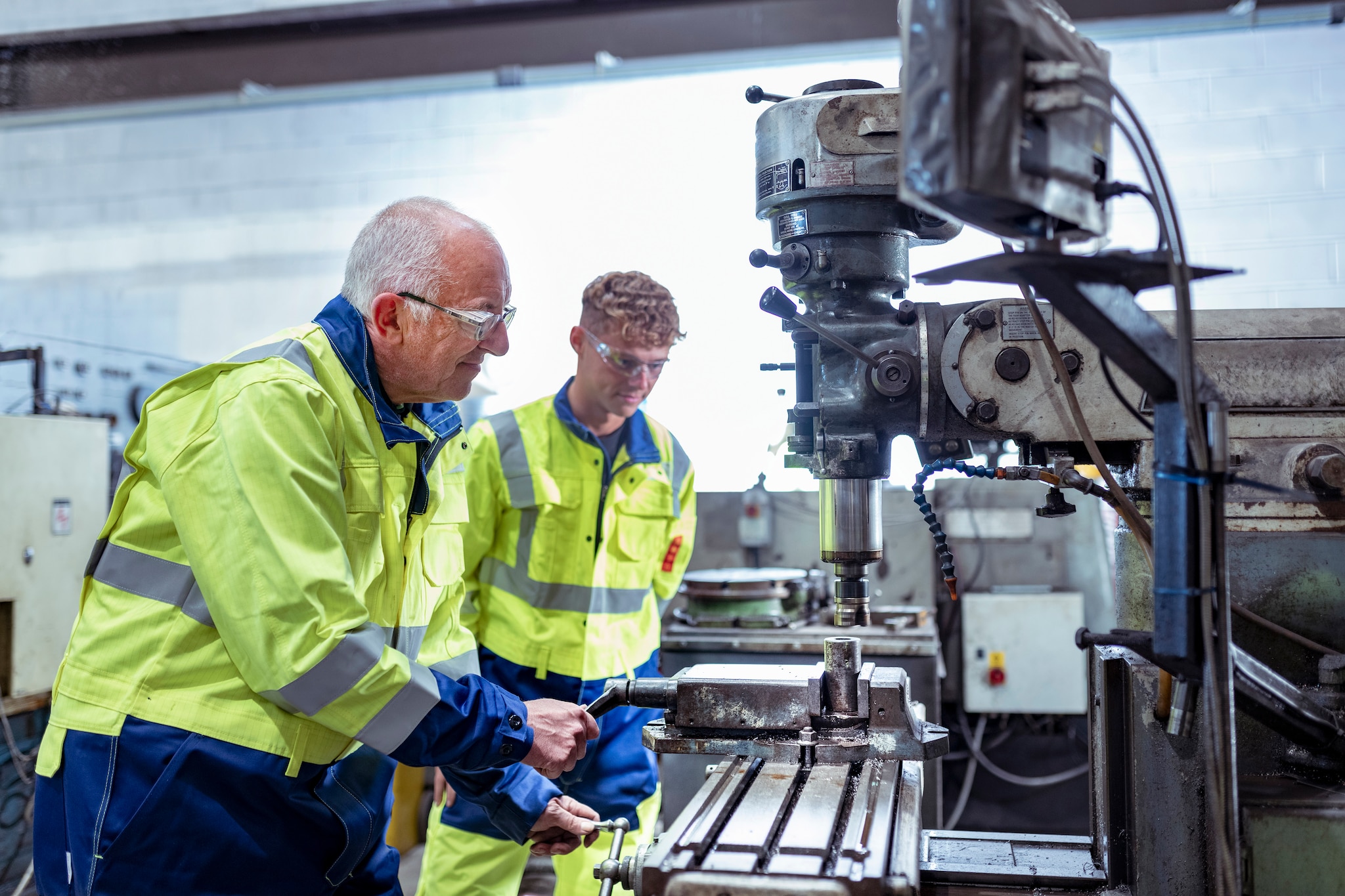 Oudere medewerkers gaan minder werken in aanloop naar hun pensioen, maar dat verhoogt de werkdruk voor de jongere collega’s. Foto: Getty Images