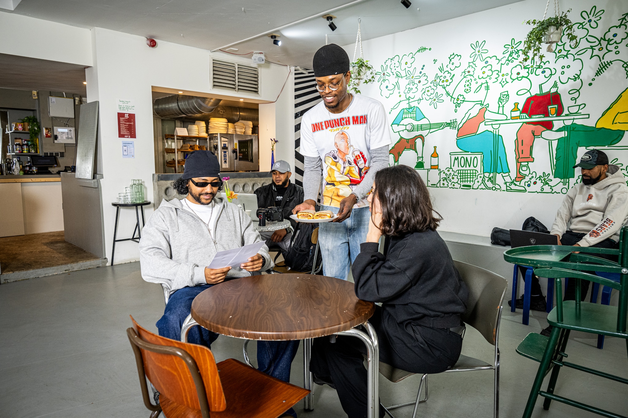 Larmonie: „Ik wil een plek creëren waar Antilliaans eten en muziek uit Curaçao samenkomen.” Hajziani: „Ik wil een plek creëren waar Antilliaans eten en muziek uit Curaçao samenkomen.” Foto: Frank de Roo