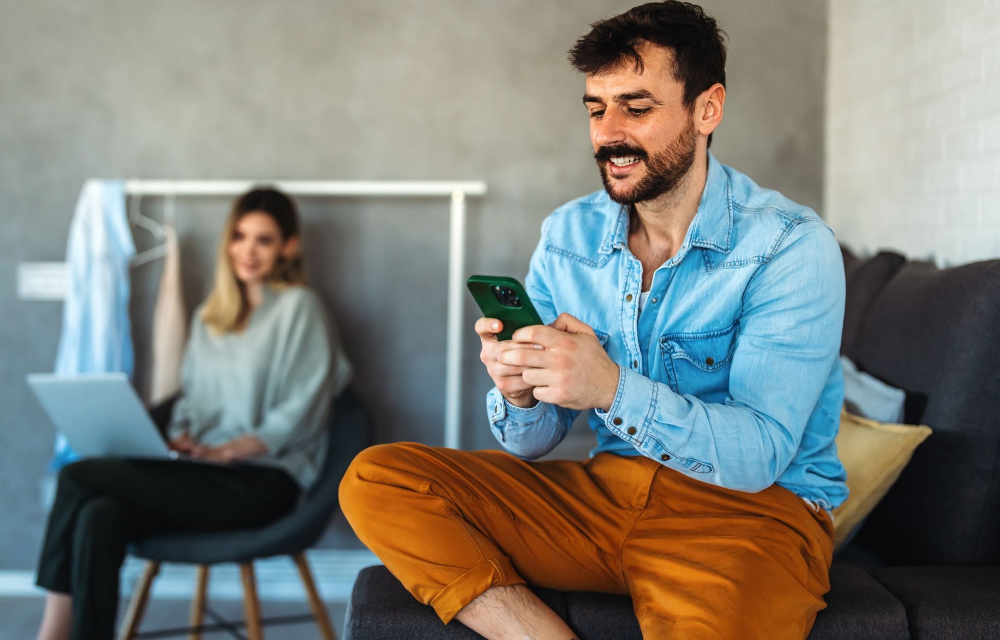 Buitenlandse webshops waren goed voor 13 procent van de onlinebestedingen en -aankopen, met een bedrag van 4,5 miljard euro en 45 miljoen transacties.