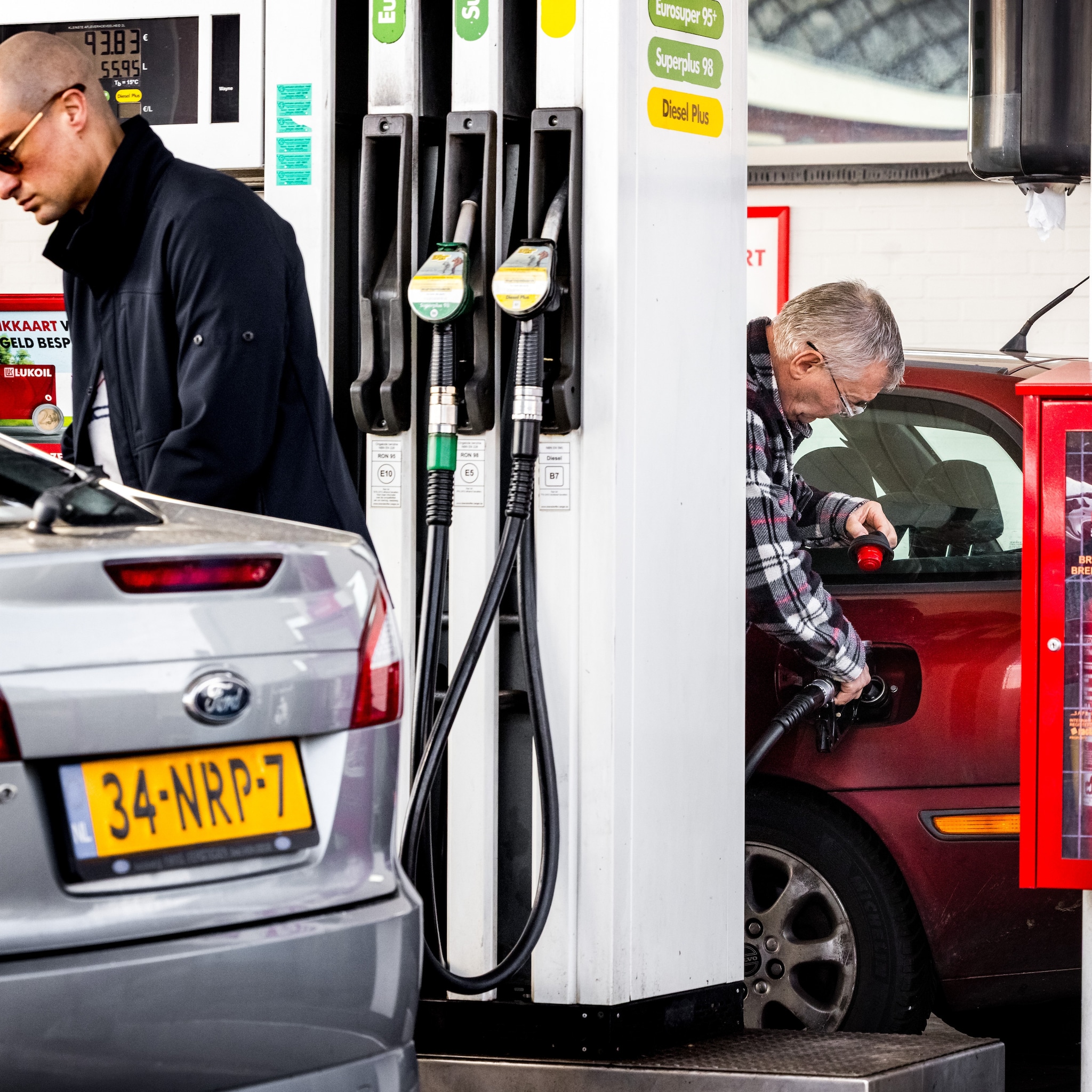 goedkoop tanken in duitsland trekt nederlandse winkelaars weg