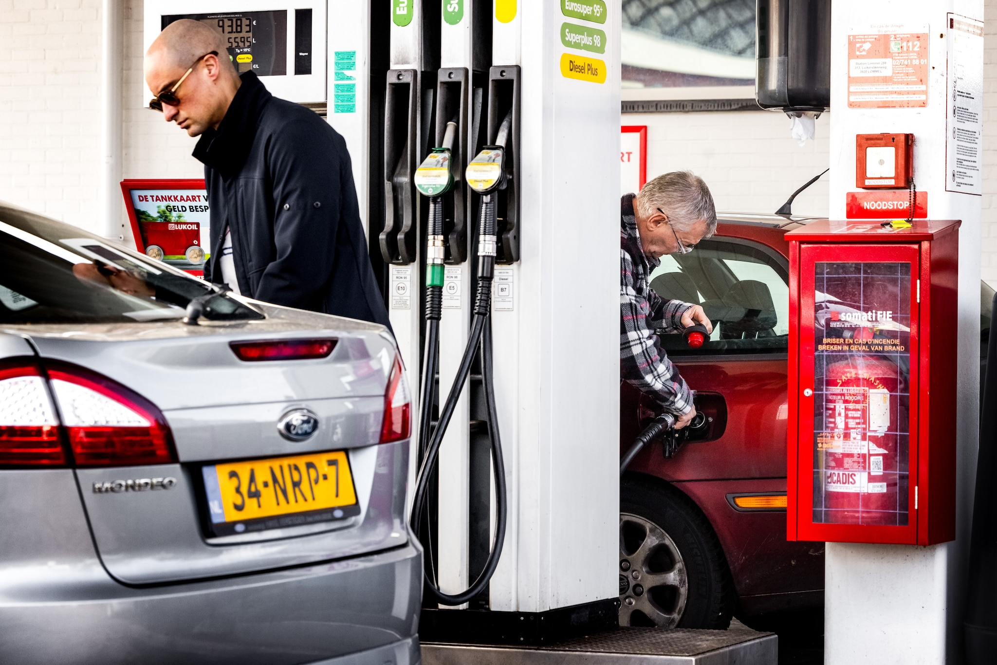 Nederlandse overheid laat pompprijzen onveranderd, Duitsland grijpt wel in Foto: ANP