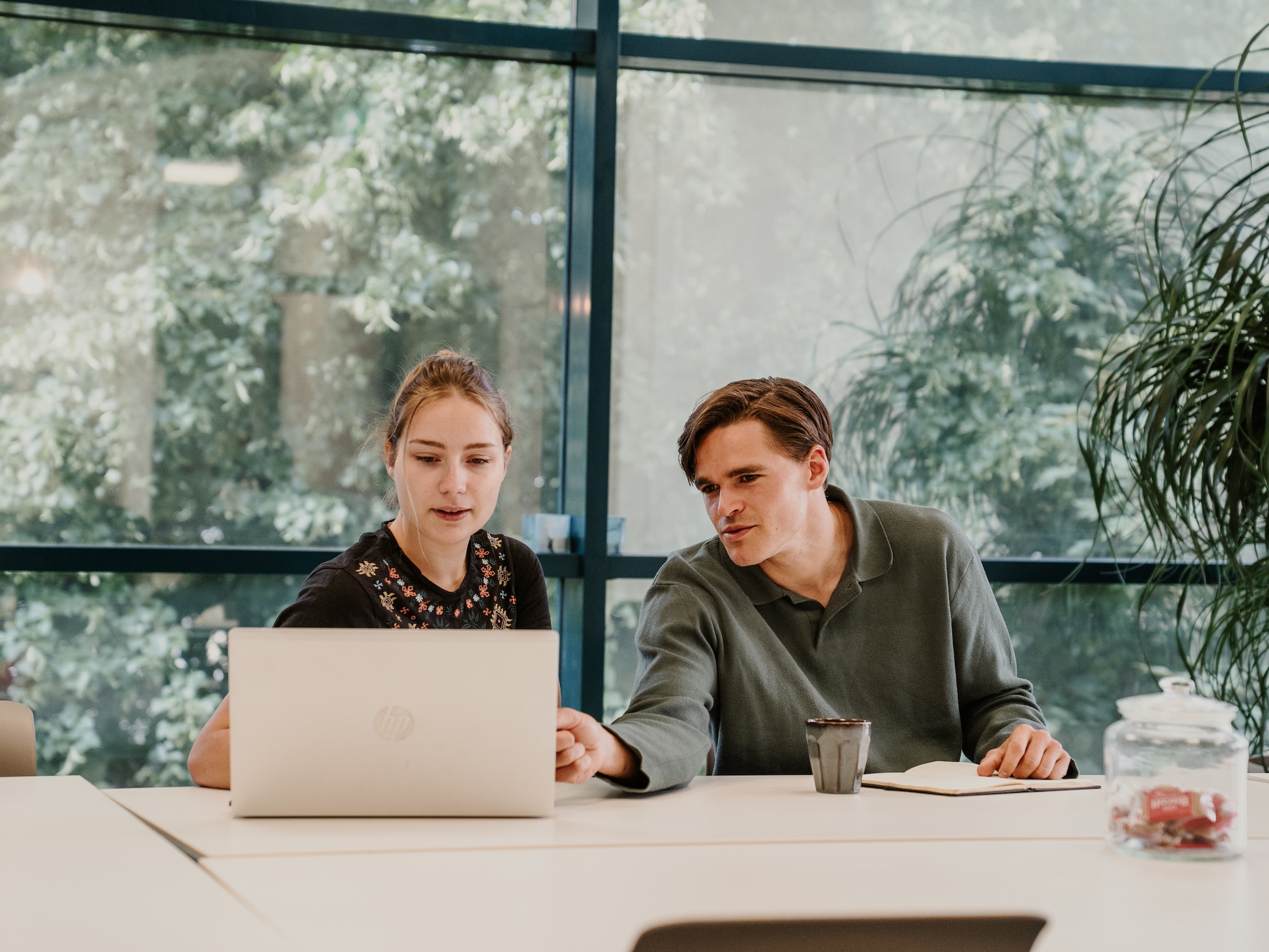 tussen idee en eerste klant deze 6 stappen bepalen hoe sterk je start is