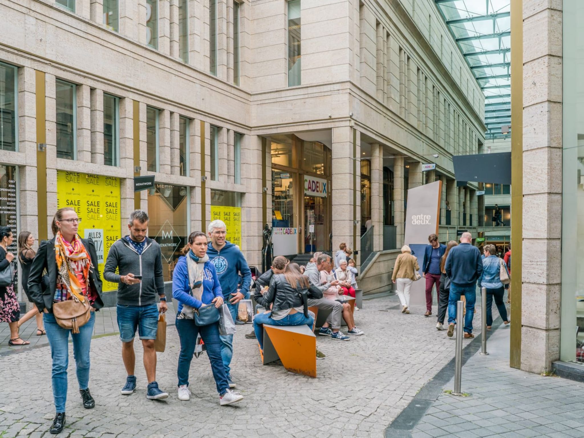 consumentenvertrouwen daling record cbs energiecrisis straat van hormuz koopbereidheid