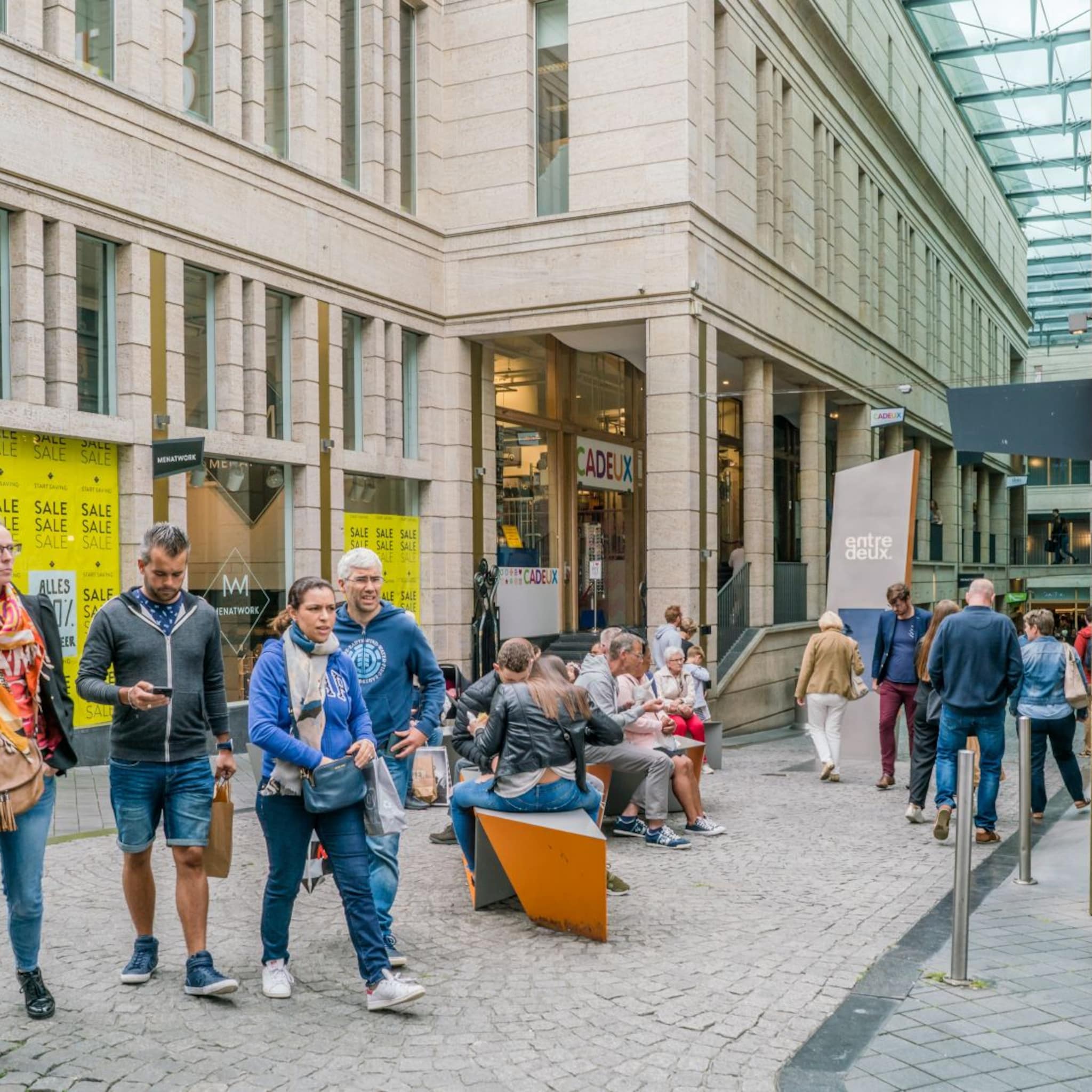 consumentenvertrouwen daling record cbs energiecrisis straat van hormuz koopbereidheid