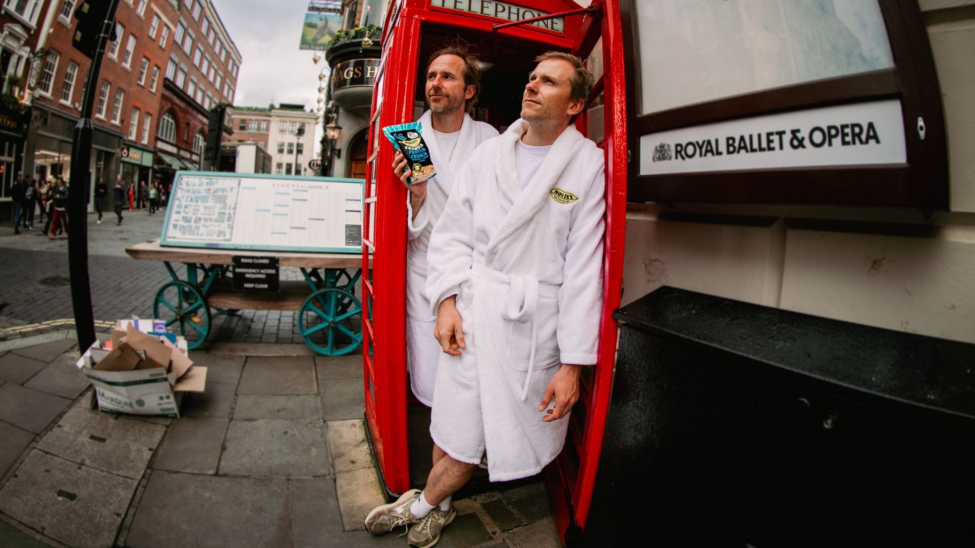 Holie's-oprichters Valentijn van Santvoort (links) en Merick Schoute in Londen.