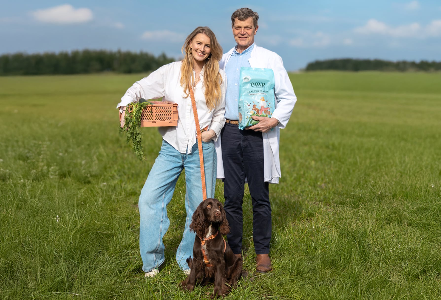Fia met haar vader Erik, dierenarts en mede-eigenaar van PAWR. Fia met haar vader Erik, dierenarts en mede-eigenaar van PAWR. Foto: PAWR