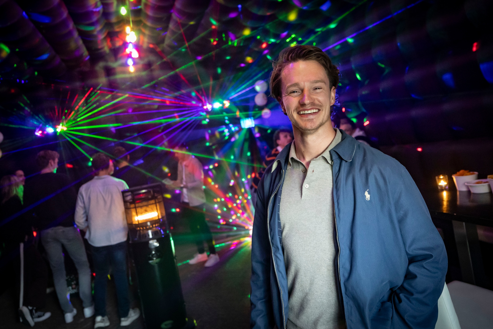 Wouter Schut in een van de discotenten die hij verhuurt.