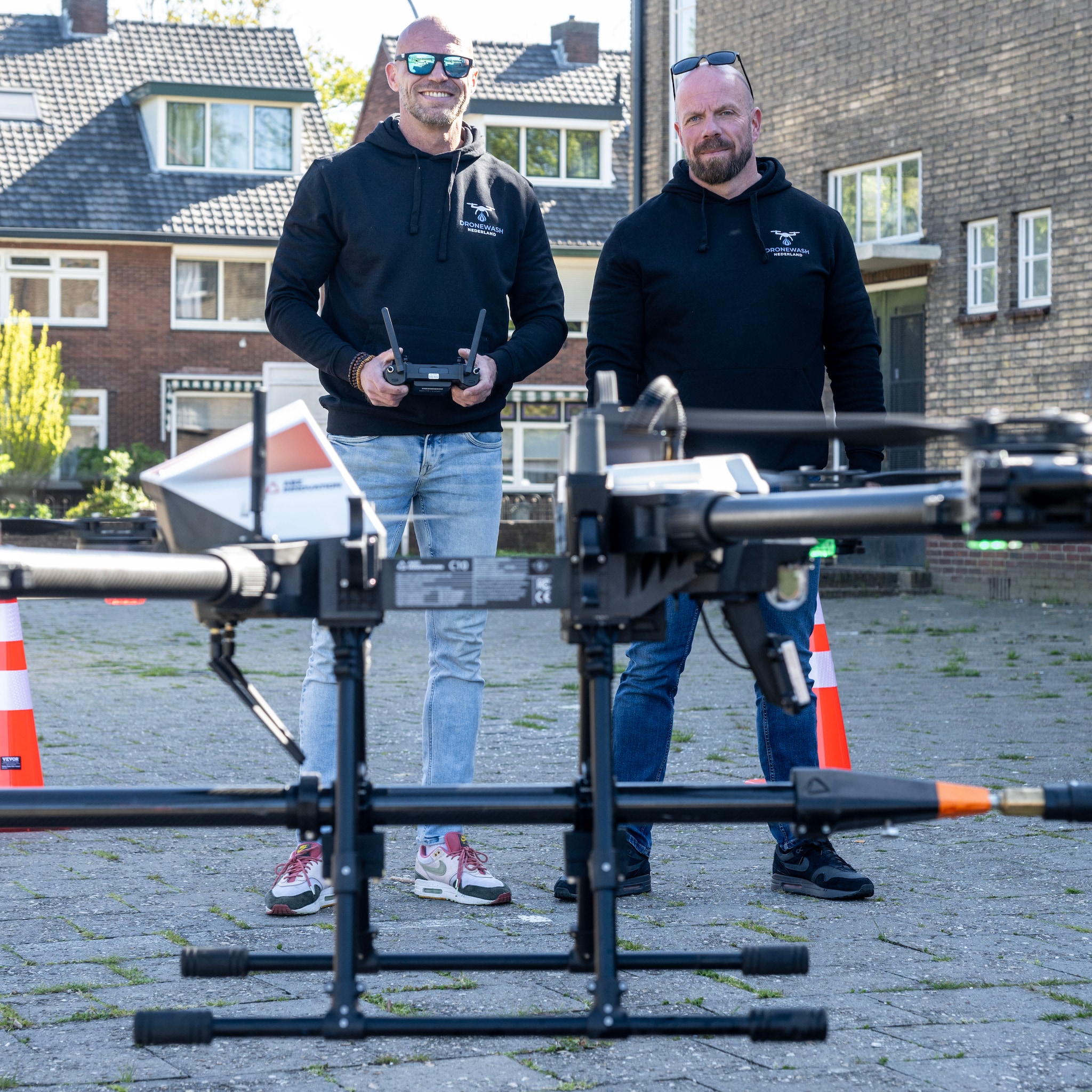 dronewash hengelo glazenwasser drone peter van der sluis ruud leeuw