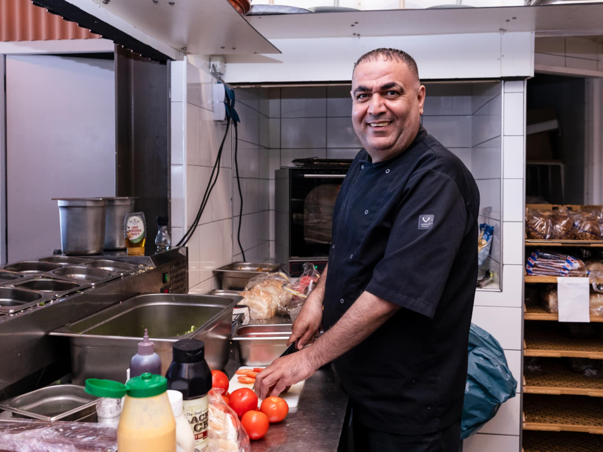 nieuwkomers keuken beachclub sneek aied irak vluchteling statushouder