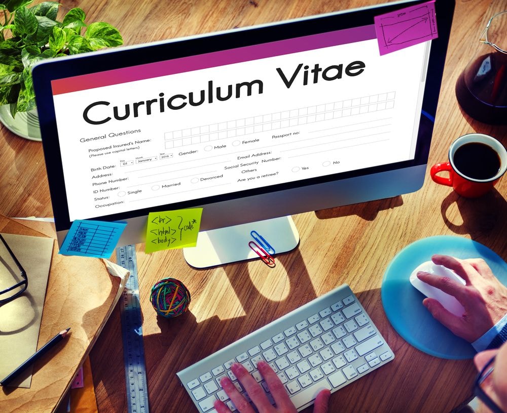 Een cv is allang geen statisch document meer dat je eens in de paar jaar bijwerkte. Voor zelfstandigen is het een dynamisch visitekaartje dat je per opdracht moet aanpassen. Wie dat niet doet, ligt er vaak al uit vóórdat een mens het cv überhaupt heeft gezien. Dat ondervond IT’er en ondernemer Wouter Diesveld aan den lijve. Reden om zelf een slimme app te ontwikkelen.