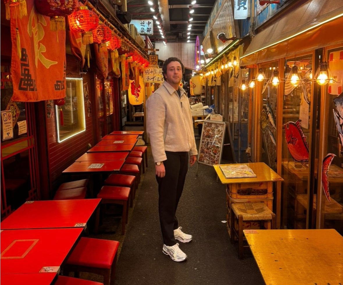 Luuk in Japan, tijdens de oriënterende reis die hij met zijn vader maakte. Eigen foto