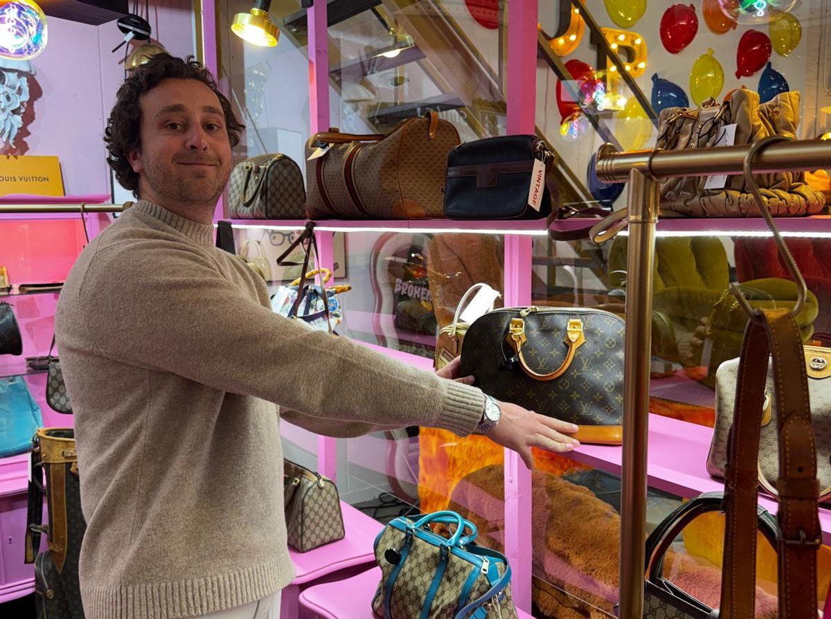Vanaf volgende maand zal Luuk zich fulltime gaan bezighouden met de verkoop van de designtassen. Eigen foto