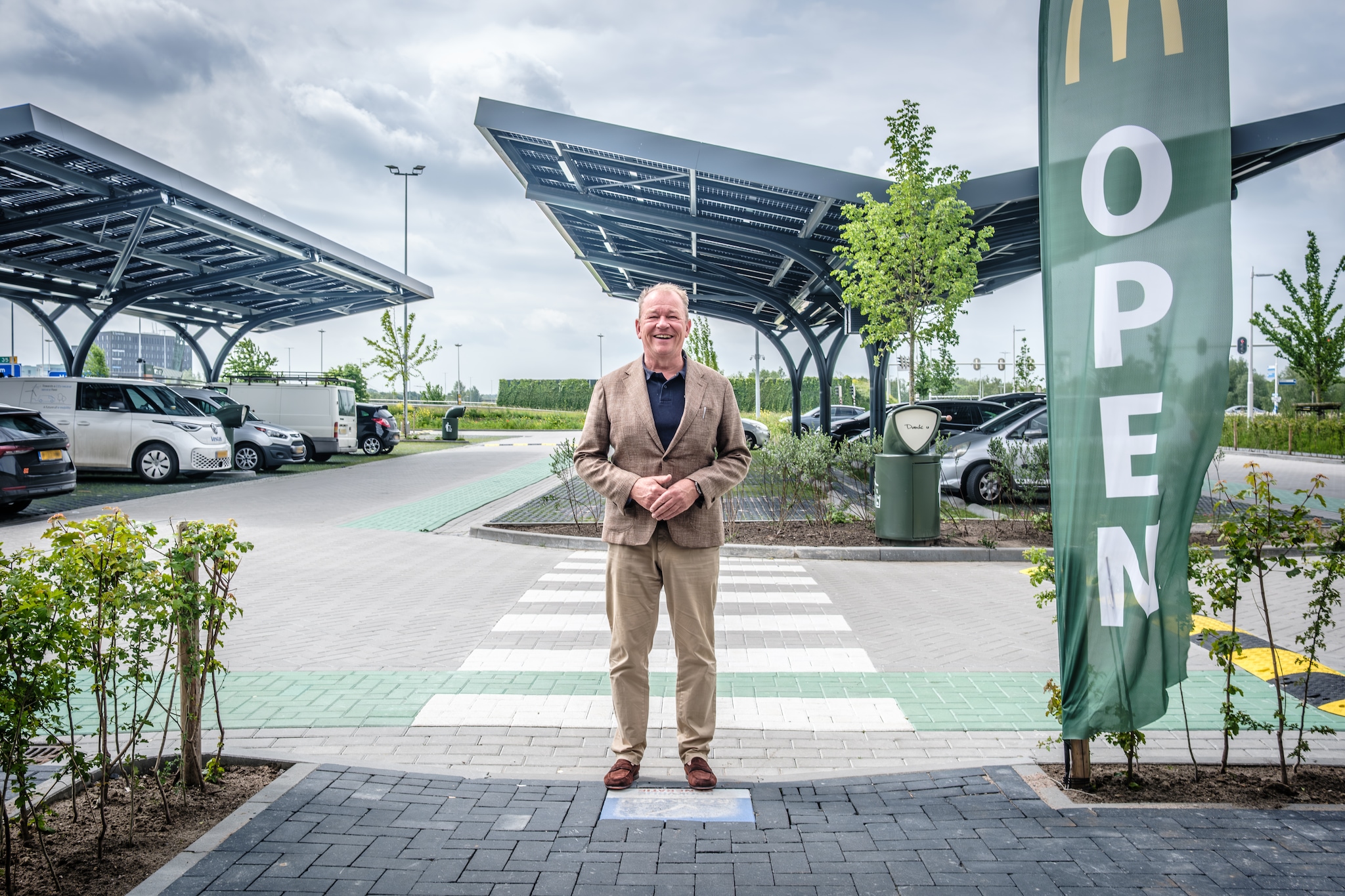Pieter Honing vond ondanks de netcongestie een oplossing voor het openen van zijn McDonald’s in Utrecht.