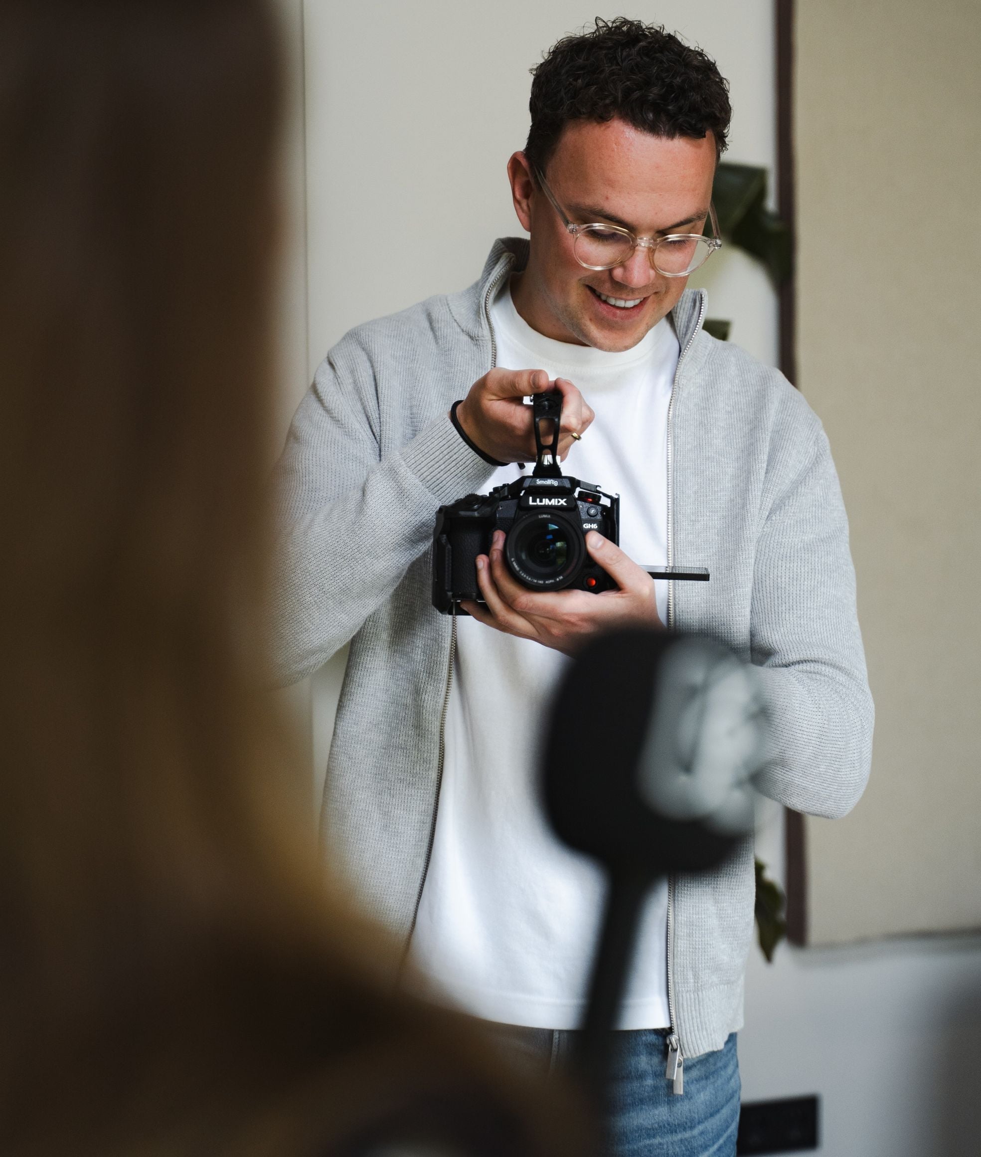 Jan de Keijzer aan het werk met short-form content.  Foto: Eigen foto