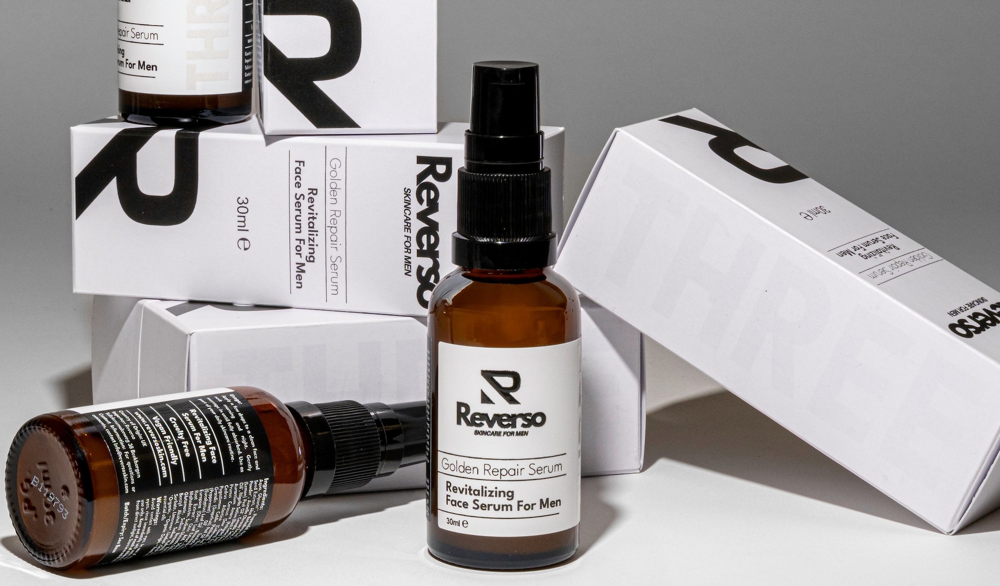 Reverso Reverso biedt vier items: een gezichtsreiniger, een exfoliating scrub, het Golden Repair Serum en een moisturizer. Foto: eigen bezit.