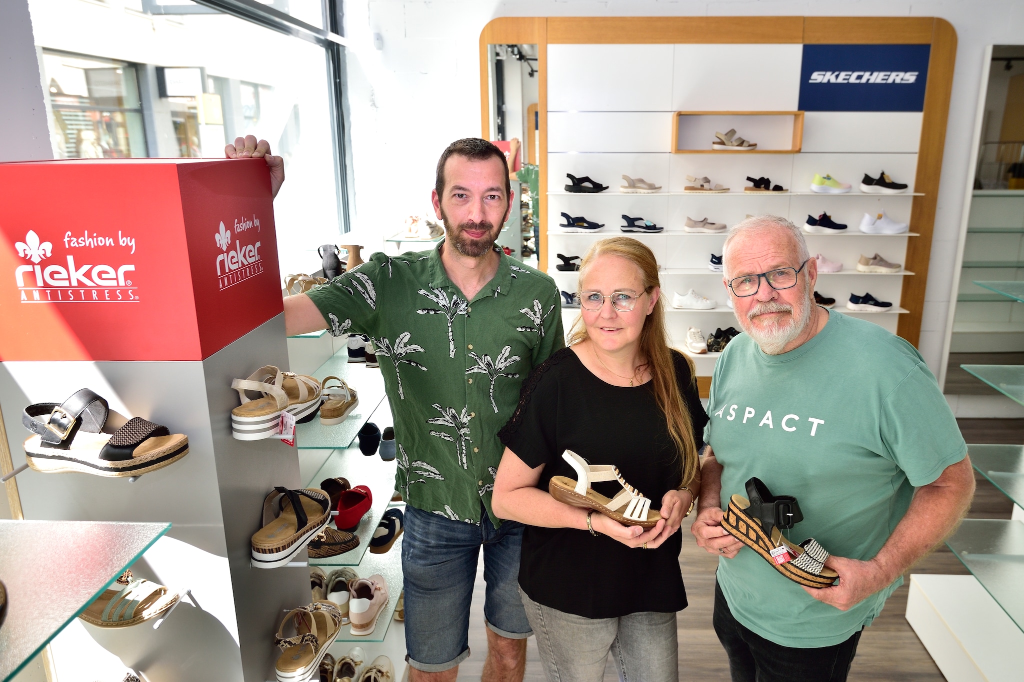 Filip de Meijer, Daniëlle en Ron Smit van Tims Shoes.