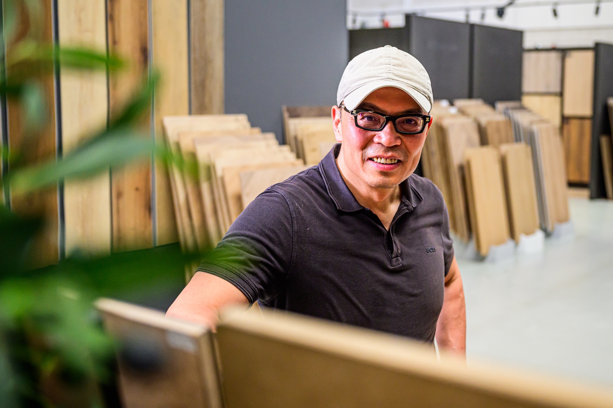 Victor Weng, oprichter van LAB21 in de showroom in Amersfoort.  Foto: Stefan Roelfsema