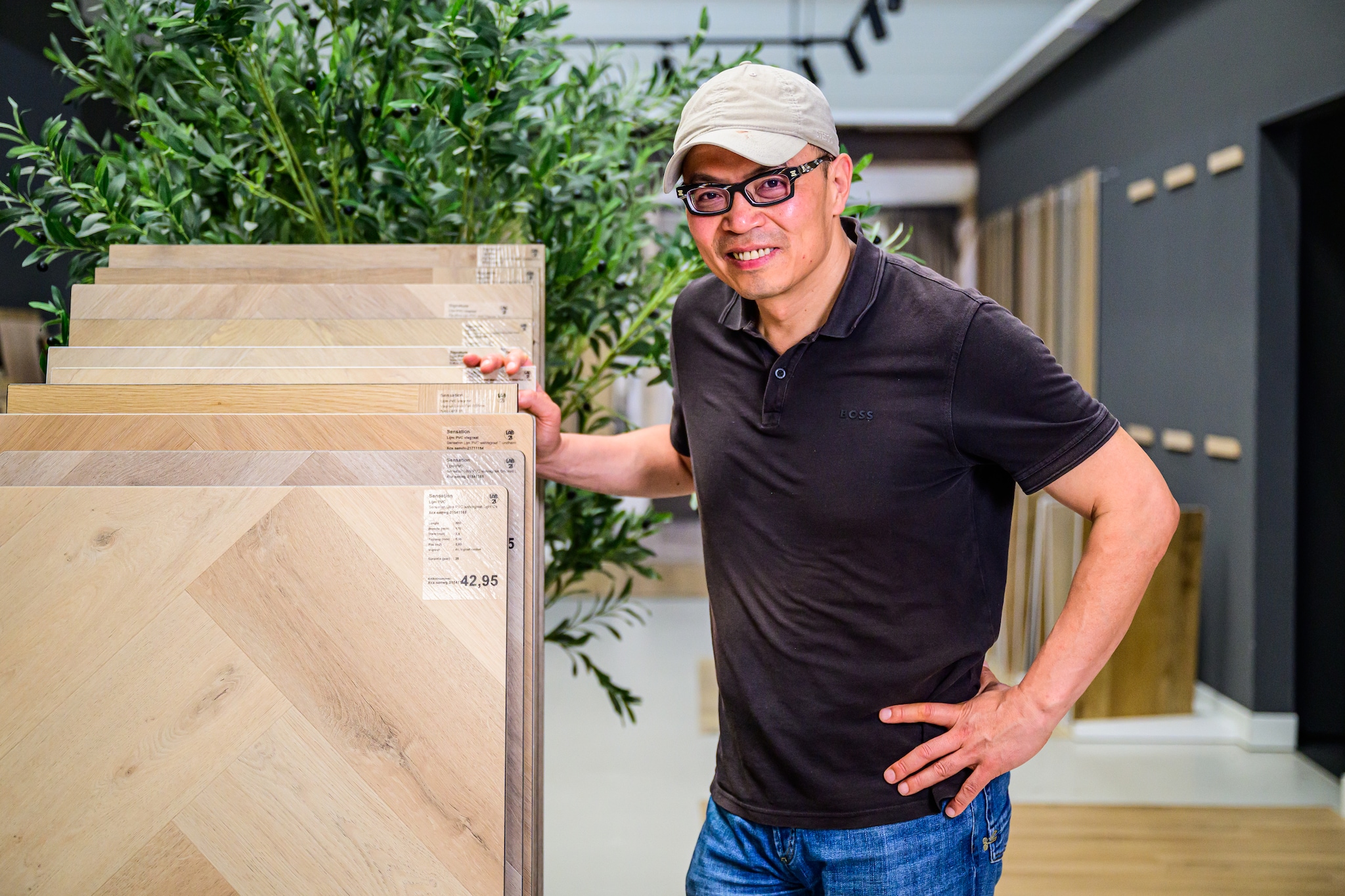 Victor Weng, oprichter van LAB21 in de showroom in Amersfoort.