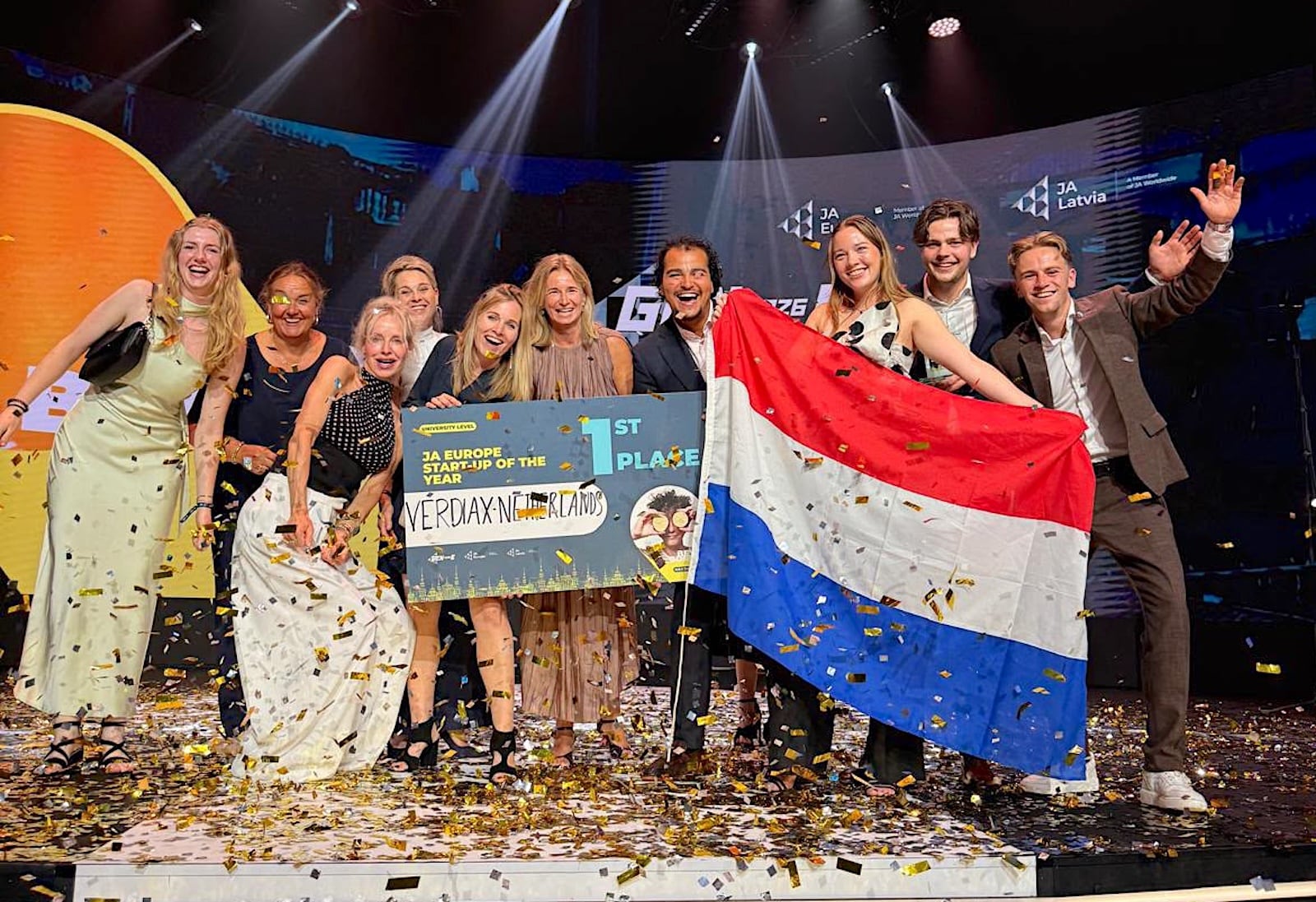 Het team van Verdiax viert in Riga de Europese hoofdprijs voor studentbedrijven. Foto: Verdiax