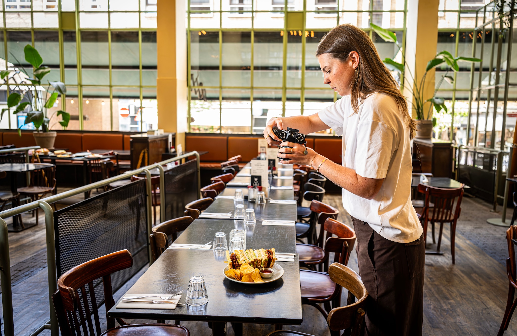 Foodfotograaf Raven van der Bijl maakt beelden waarmee restaurants hun uitstraling op Instagram en TikTok versterken. Foto: Frank de Roo