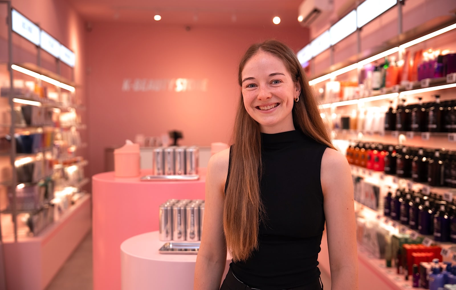 Tamar Vollebregt in haar K-Beauty Store in Amsterdam.