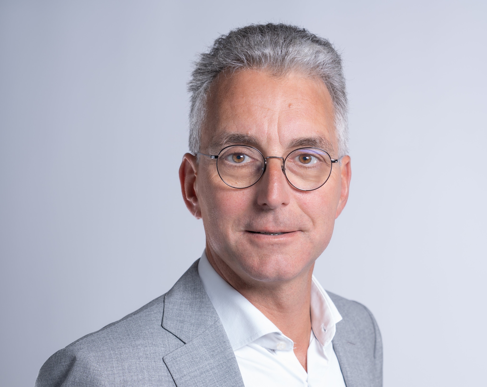 Hoogleraar marketing Peter Verhoef ziet gemak als een sterker verkoopargument dan korting: ,,Je hebt het product op tijd in huis, zit nooit zonder en alles wordt voor je geregeld.” Foto: eigen bezit