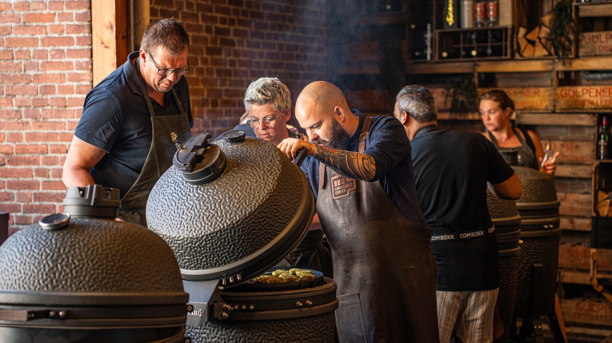 BBQ Experience Center blijft klanten aan het merk binden met workshops en kleinschalige evenementen. Die zijn volgens Joey Buys gerichter en effectiever dan de vroegere megafestivals. Foto: BBQ Experience Center