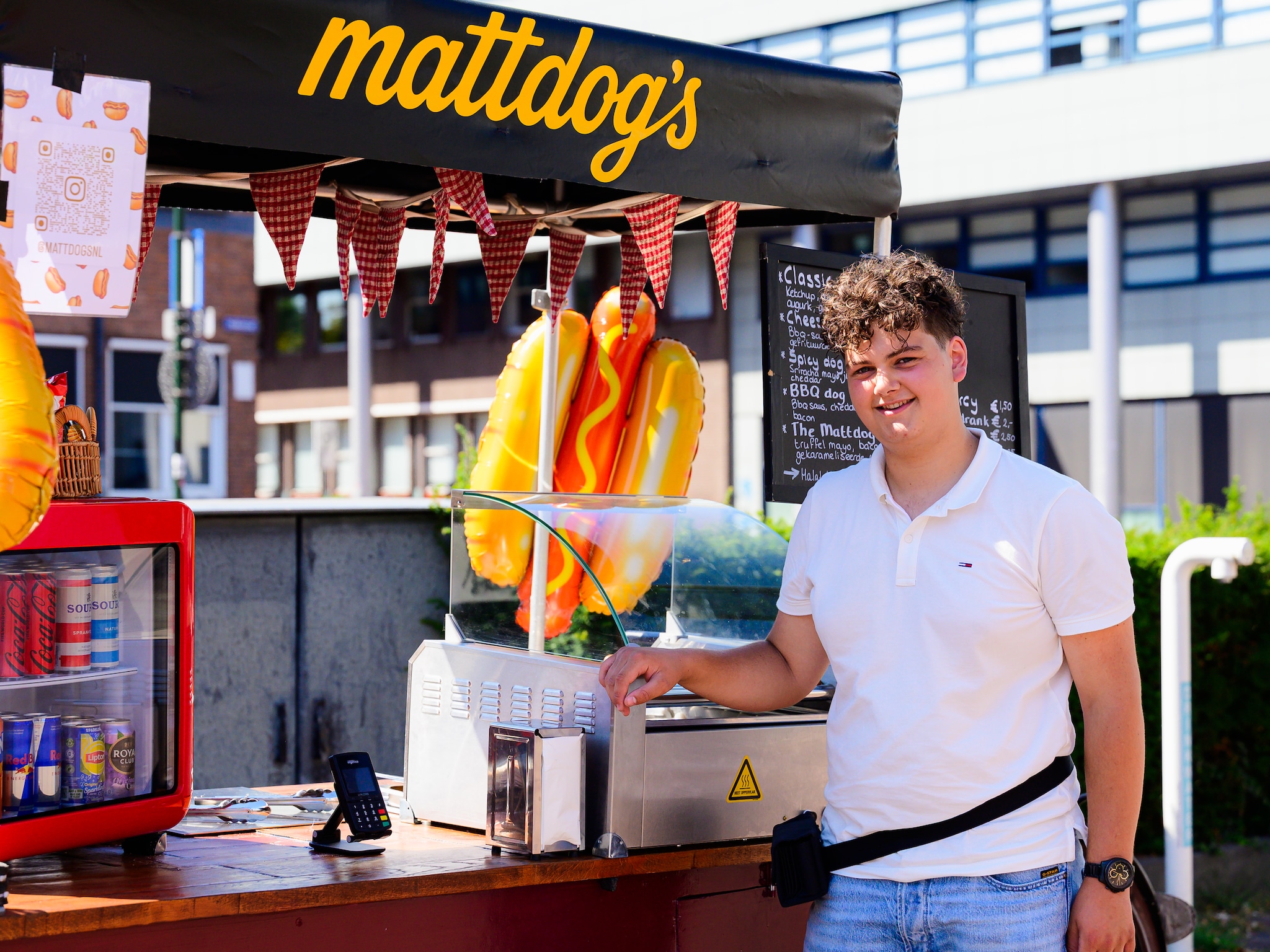 piepjonge ondernemer matt van veluw 17 hotdogs bakfiets