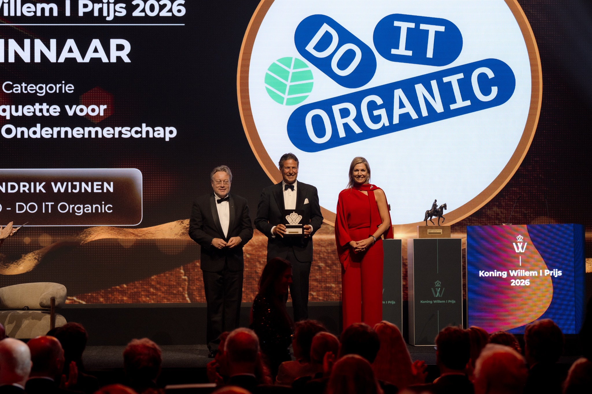DO IT Organic heeft de Koning Willem I Prijs 2026 gewonnen. Zij kregen deze prestigieuze bekroning uit handen van erevoorzitter Hare Majesteit Koningin Máxima en voorzitter en president van De Nederlandsche Bank, Olaf Sleijpen.