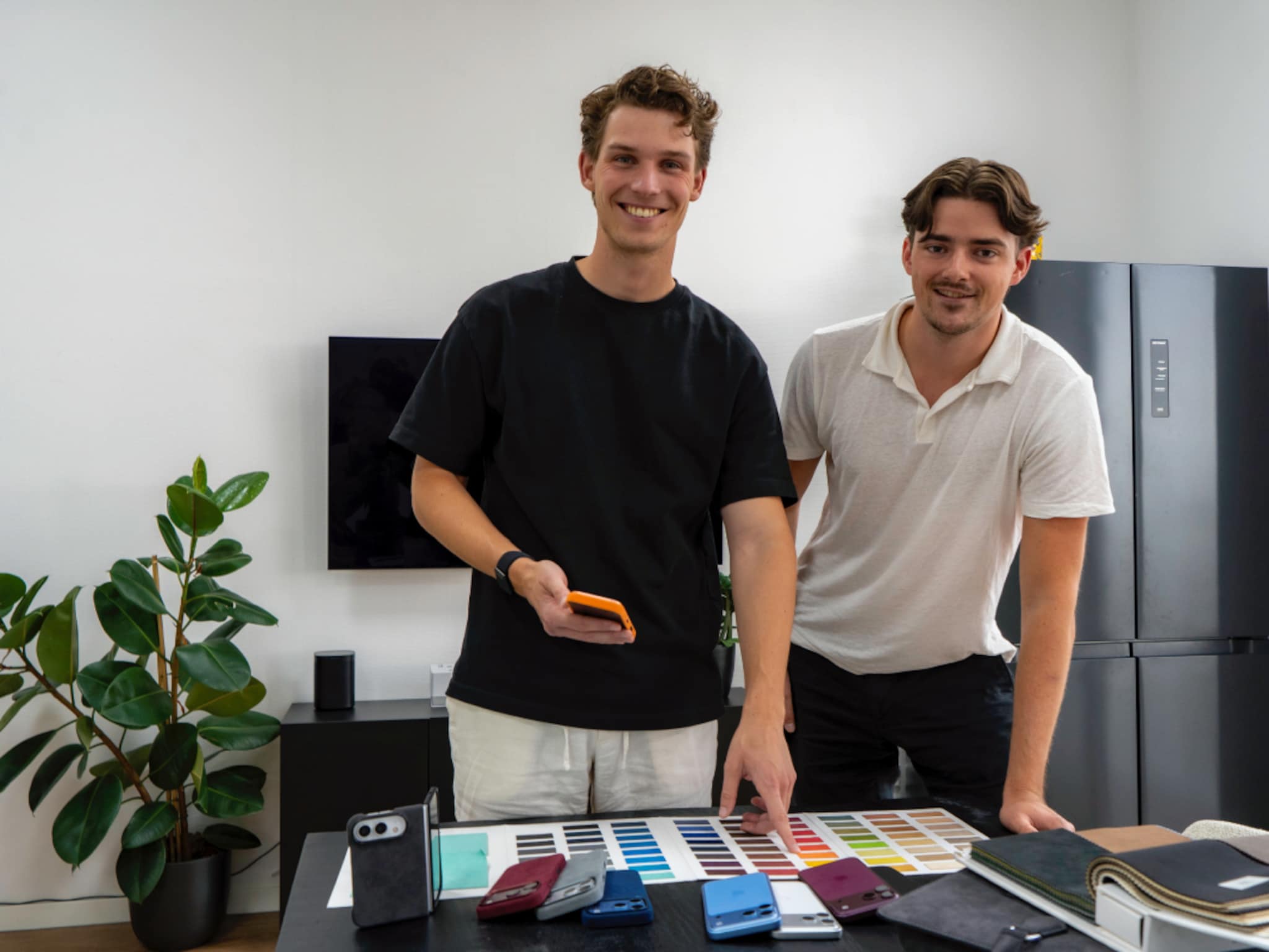 alcanside telefoonhoesjes alcantara iphone 18 jelle som willem neelissen