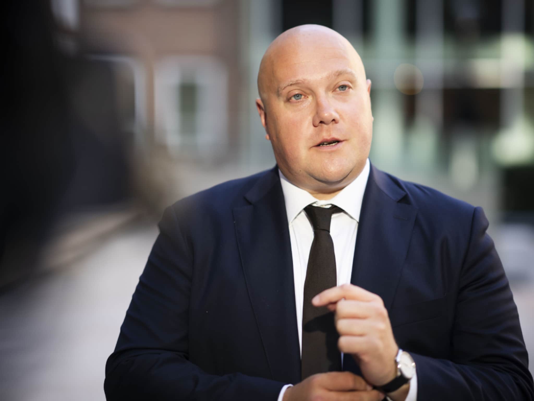 loondoorbetaling bij ziekte thierry aartsen cnv kamerbrief