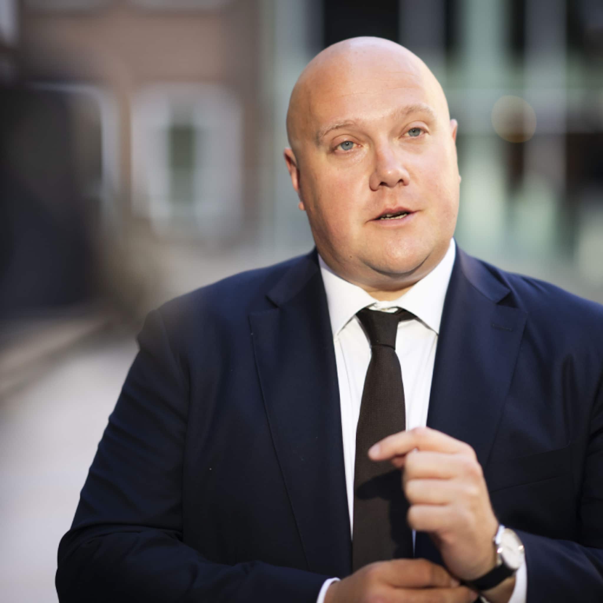 loondoorbetaling bij ziekte thierry aartsen cnv kamerbrief