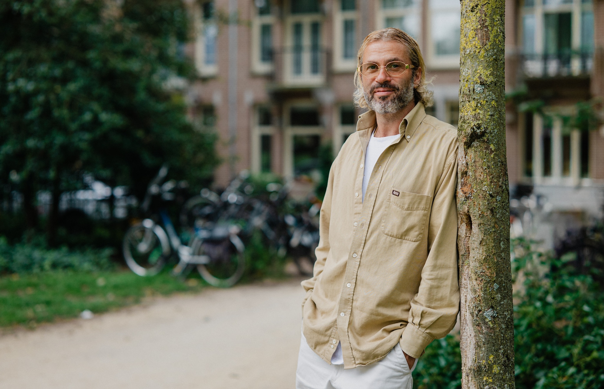 Tom 43 verkocht zijn evenementenbureau en had ineens geld op de bank: 'Toen begon de geldstress' Foto: Nationale Nederlanden