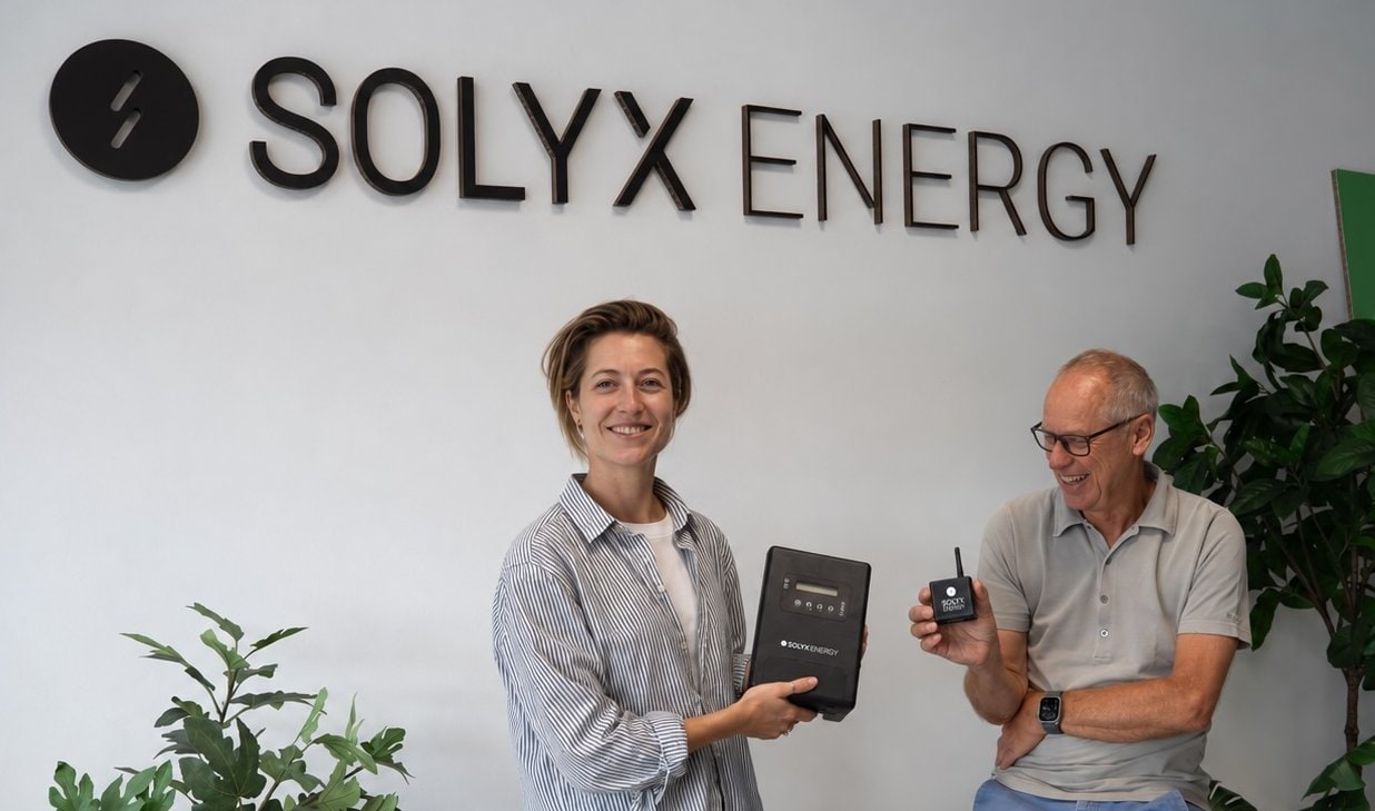Emma Snaak bouwde Solyx Energy samen met haar vader Hans op. Nu het bedrijf snel groeit, kijken vader en dochter verschillend naar het tempo waarin ze verder moeten opschalen.