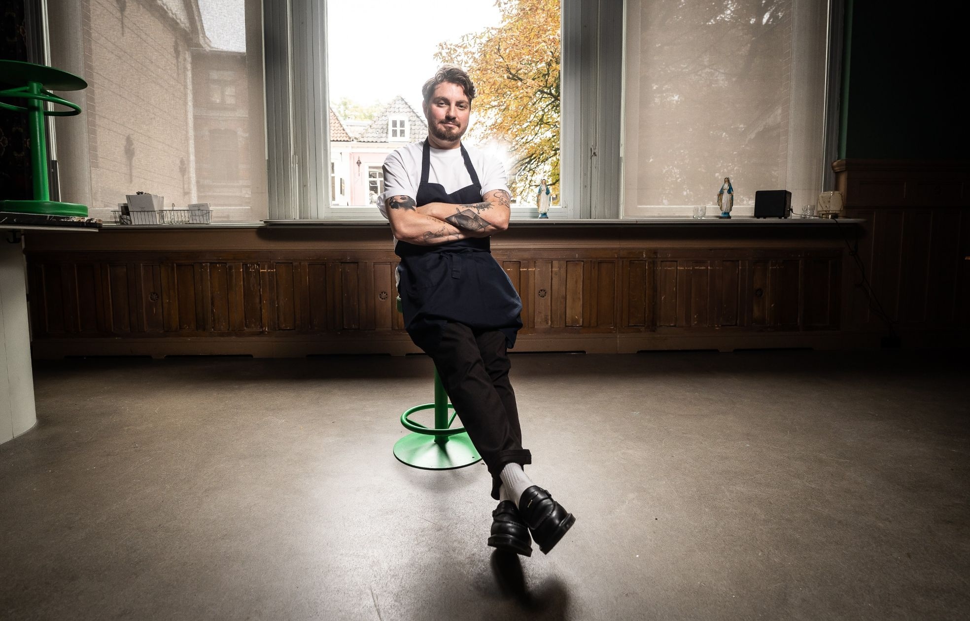 Demian Parasmo van restaurant Konijnenvoer won in 2025 een groene Michelinsten. Foto: Rolf Hensel