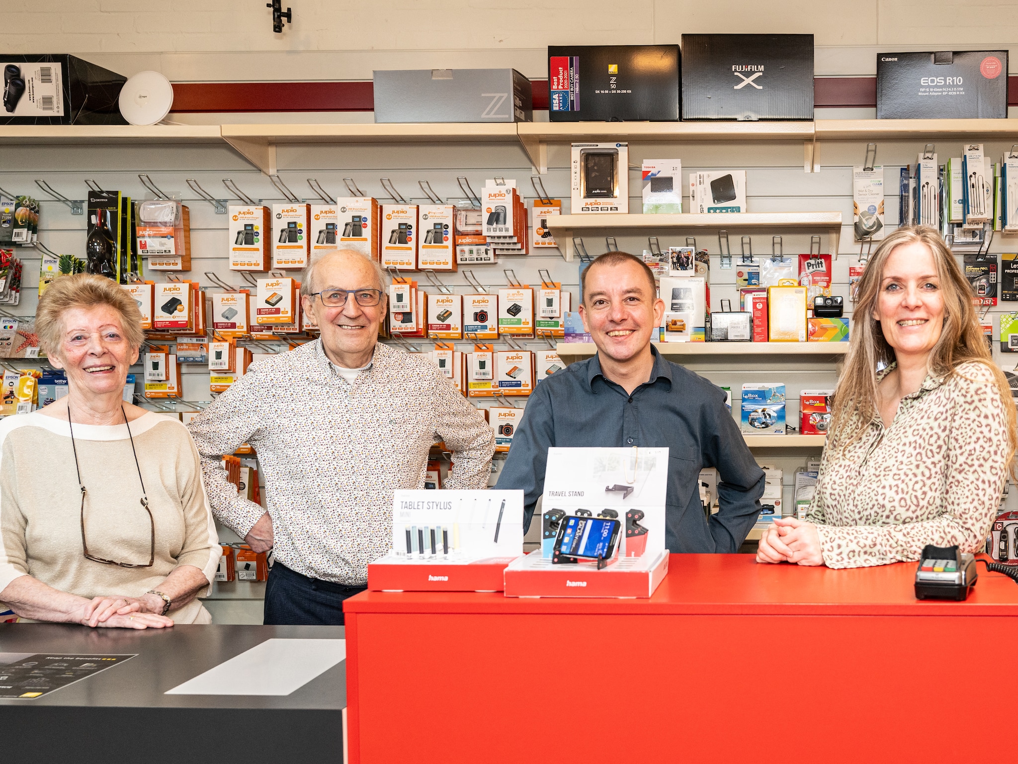 fotowinkel jan verhoeff 81 leusden blijft open