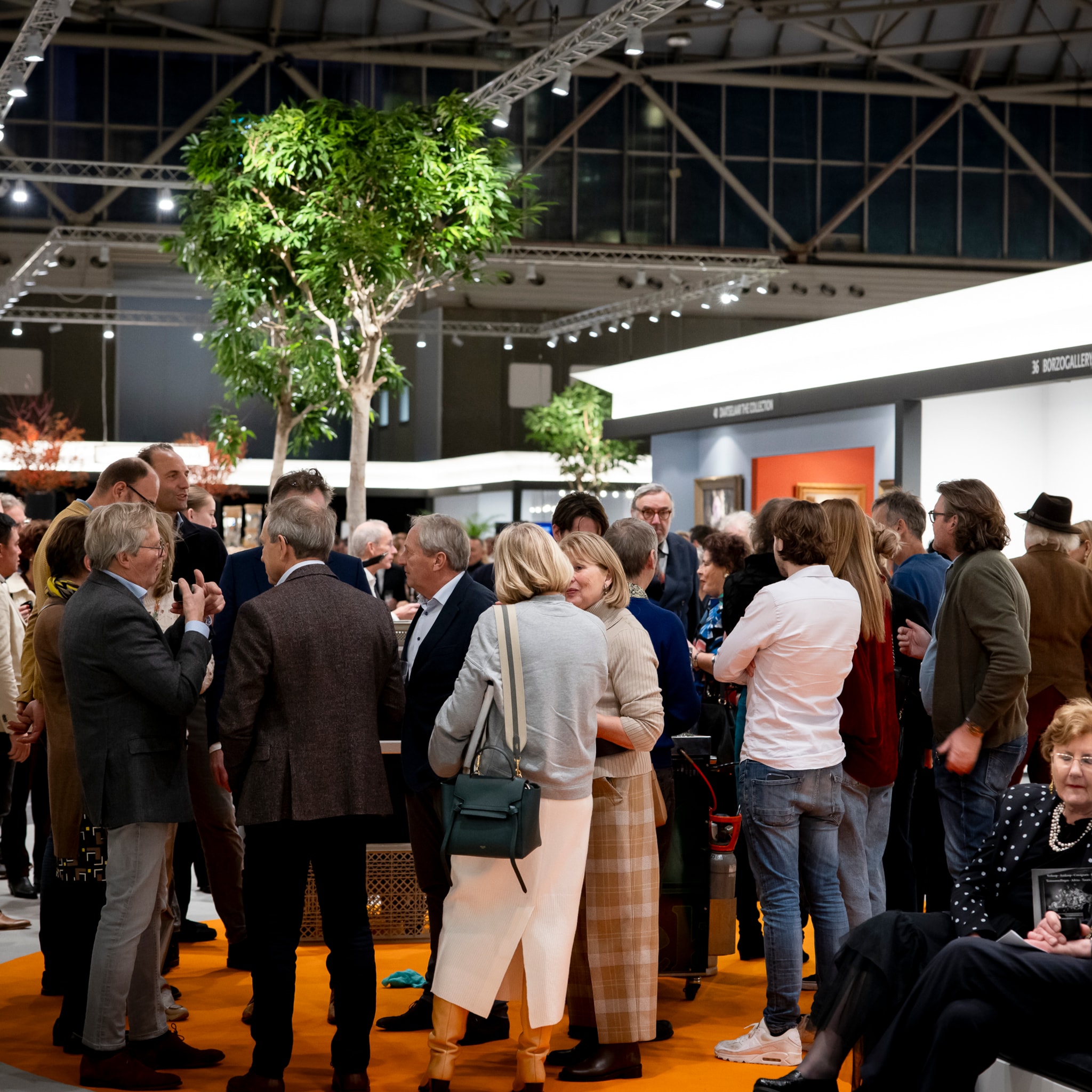 waarom steeds meer ondernemers hun relaties meenemen naar een kunstbeurs